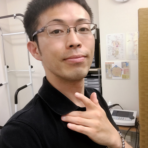 なぜ鎖骨の下をほぐすと肩こりがマシになるの?